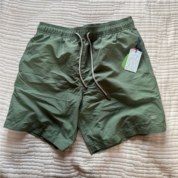 LE Club Shorts - Picture 3 of 4